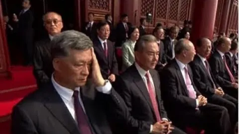 “塞尔吉尼奥获中国国籍，加盟迪拜国家队，中新体坛最新报道”